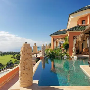 royal-garden-villas.adeje-hotels.com/
